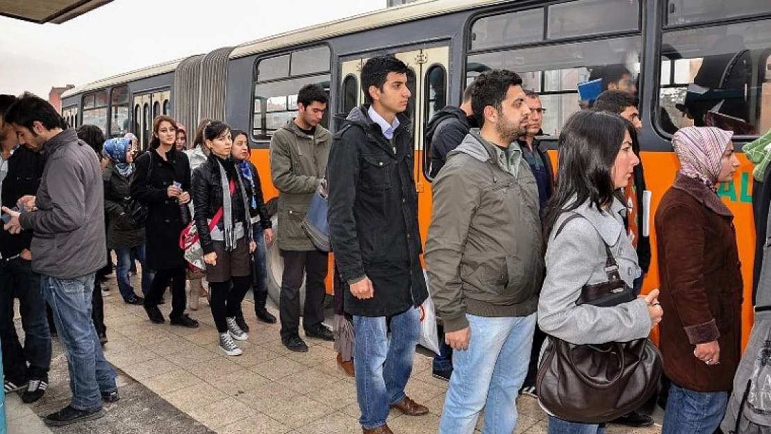 Belediye Otobüsleri Öğrencileri Sınava Ücretsiz Taşıyacak