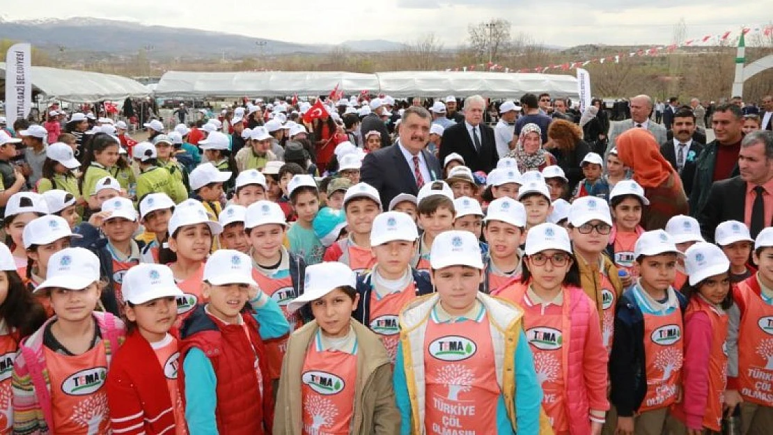 Fidan Dikim Etkinliği Yoğun İlgi Gördü