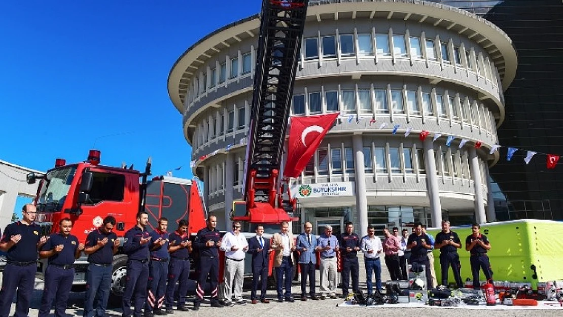 Büyükşehir Belediyesinden İtfaiye Dairesine Modern İtfaiye Aracı