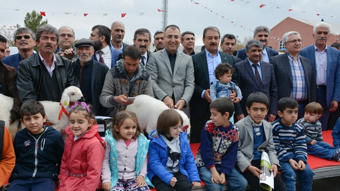 Vali Toprak, Hayvan Yetiştiriciliğinin Yanı Sıra Sürü Yönetimi