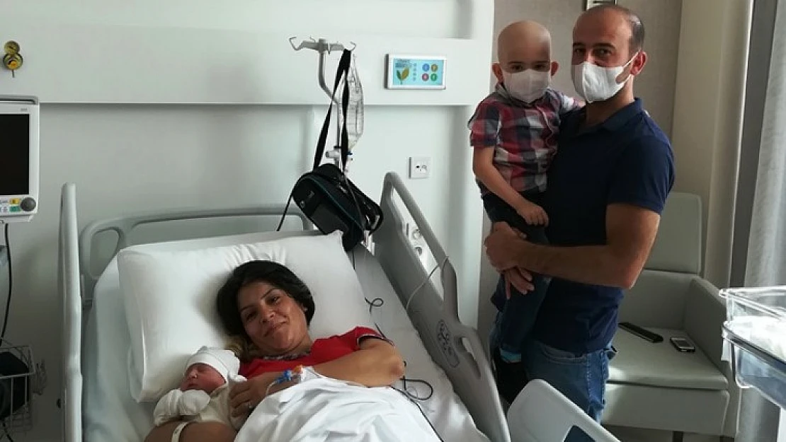 Lösemili Çocuğu İle Aynı Hastanede Doğum Yaptı
