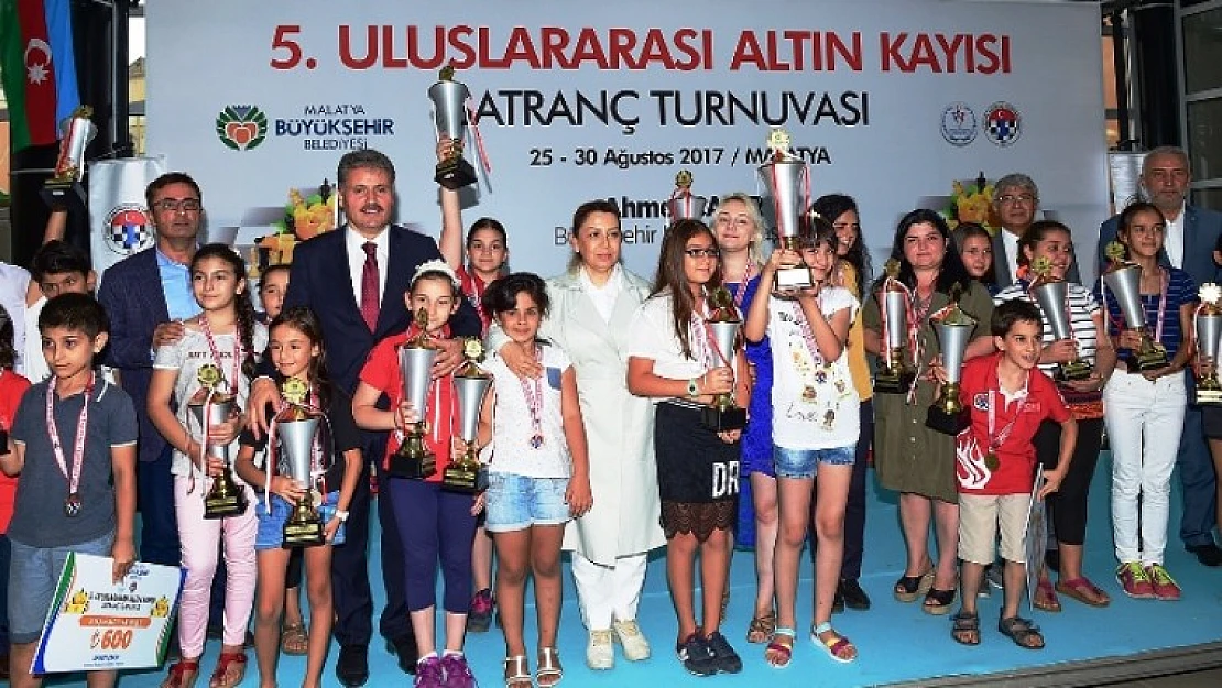 Altın Kayısı Satranç Turnuvası Sona Erdi