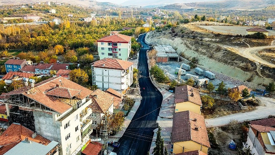 Büyükşehir Yarımcahan ve Çarşıbaşı Caddelerini Asfaltladı