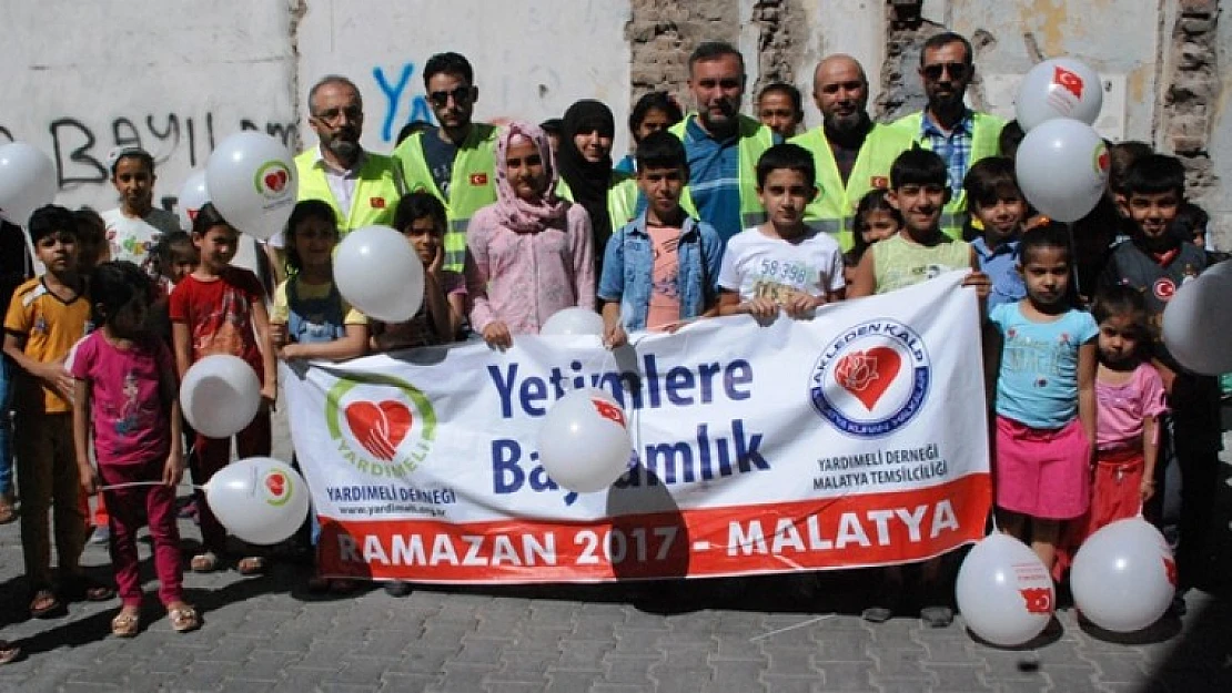 Yardım Eli Yetimlerin Yüzünü Güldürdü