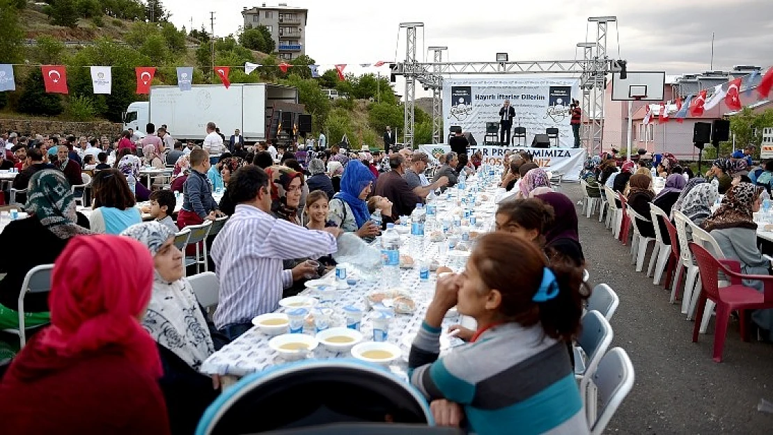 Büyükşehir Arapgir'de İftar Yaptı