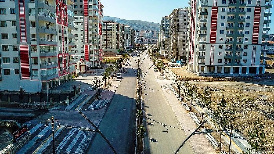Büyükşehir Belediyesi Yeşilçam Caddesinde Son Rötuşları Yapıyor