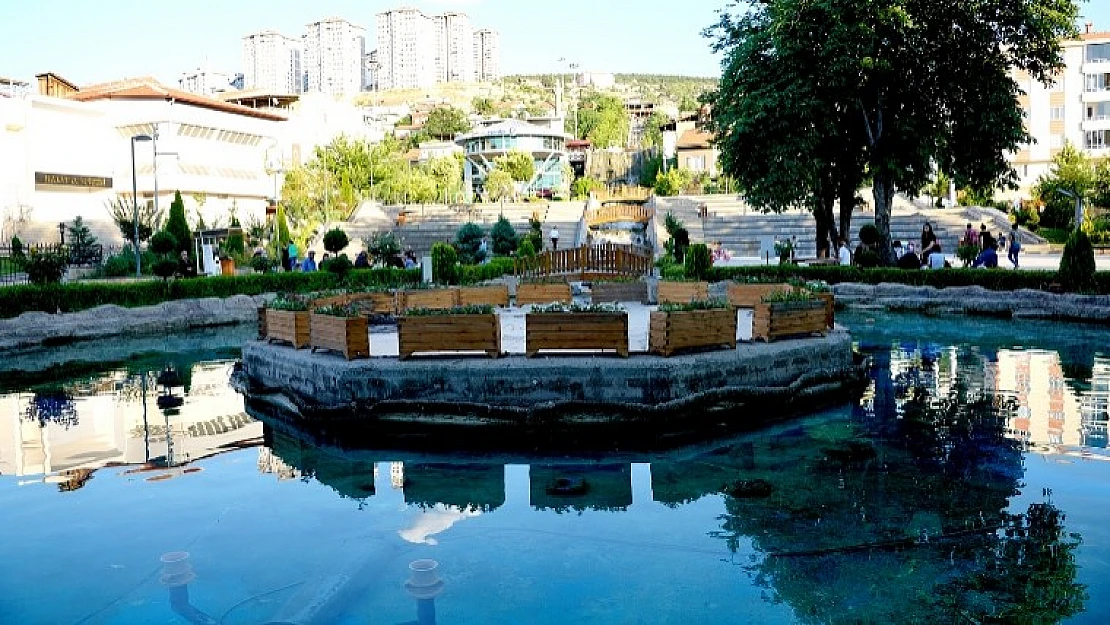 Başkan Polat Kernek Meydanında İncelemelerde Bulundu