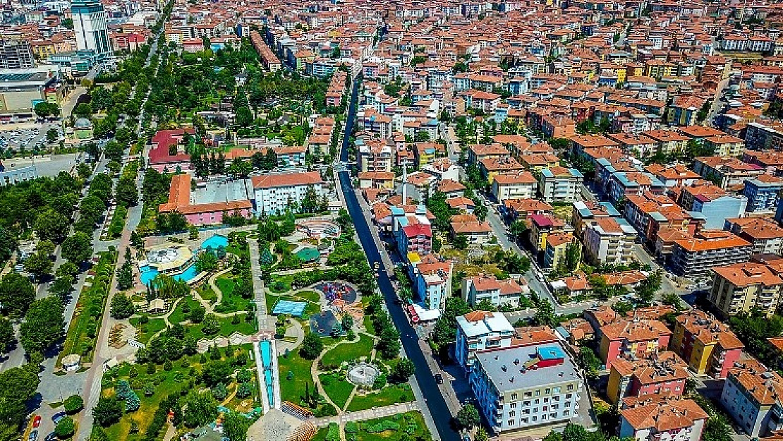 4 Caddenin Asfaltı Yenilendi