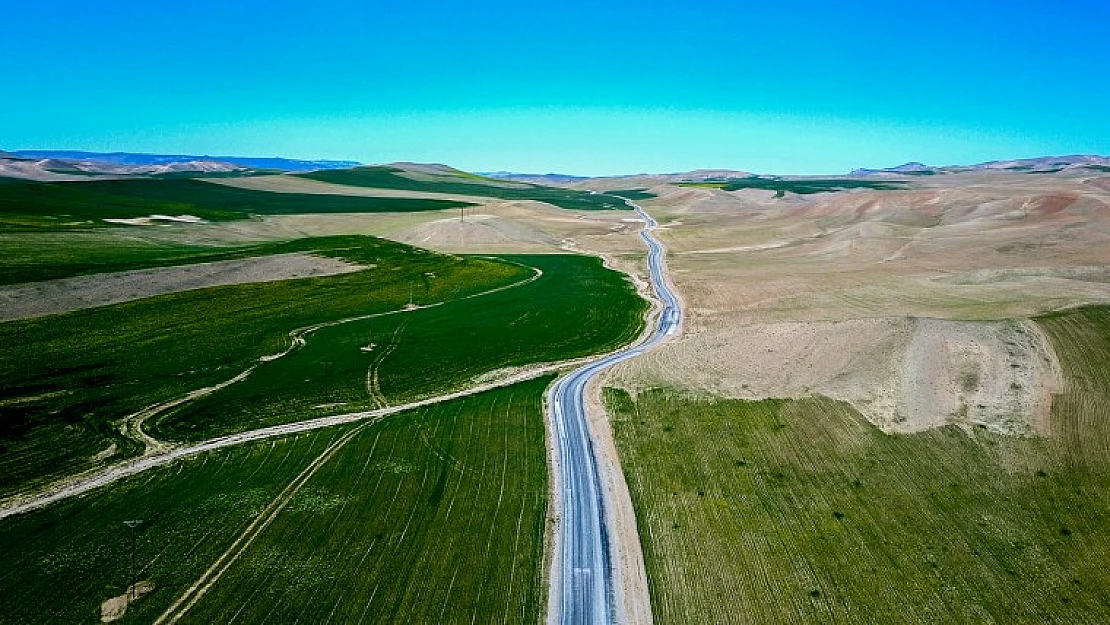 Büyükşehir Yazıhan'da 6 Km Asfalt Çalışması Yaptı