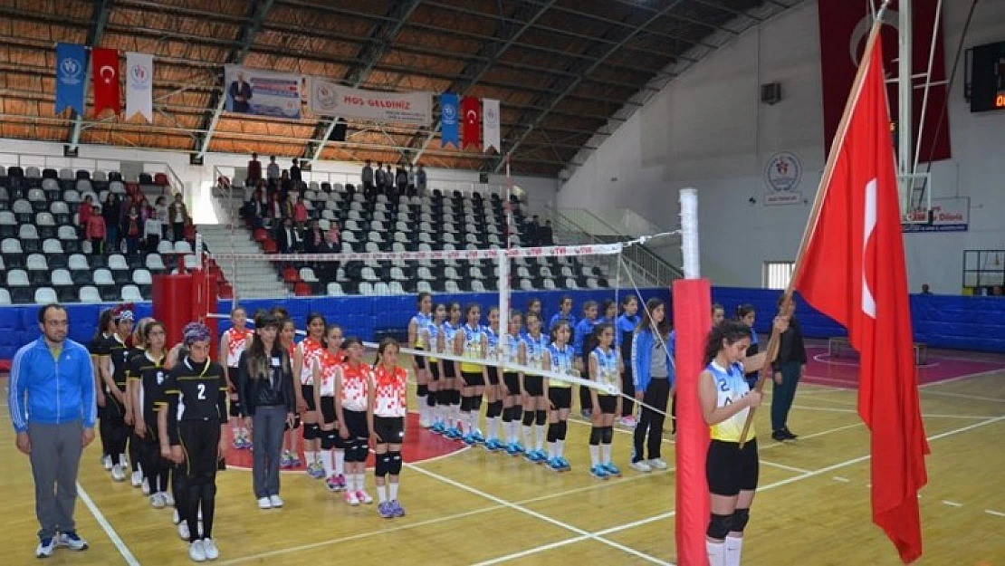 Voleybol Grup Müsabakaları Malatya'da Başladı