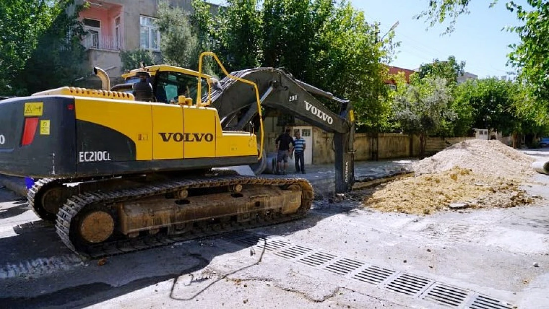 Adıyaman Belediyesi, altyapı çalışmalarına Siteler Mahallesinde devam ediyor.