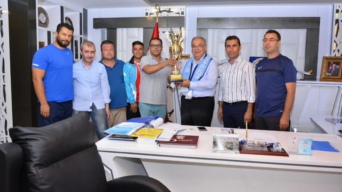 Adıyaman Belediyesporlu Futbolcu Olimpiyat Şampiyonluğu Yaşadı