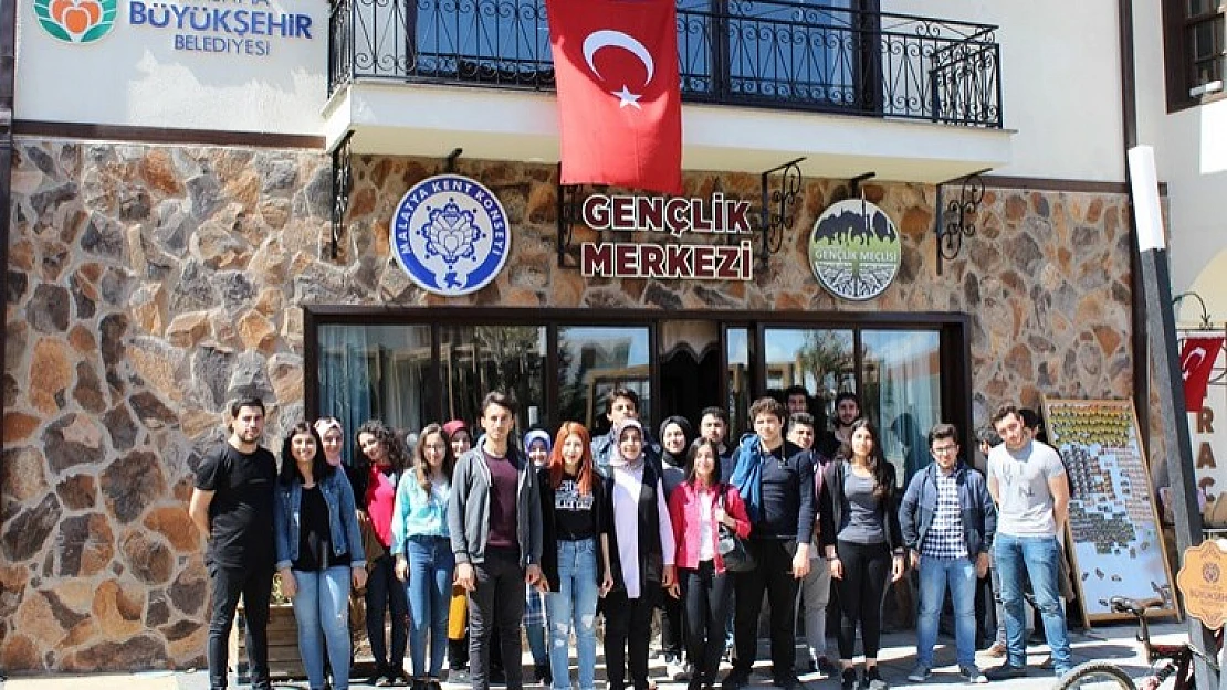 Gençlik Meclisi Tıp Fakültesi Öğrencileriyle Bir Araya Geldi