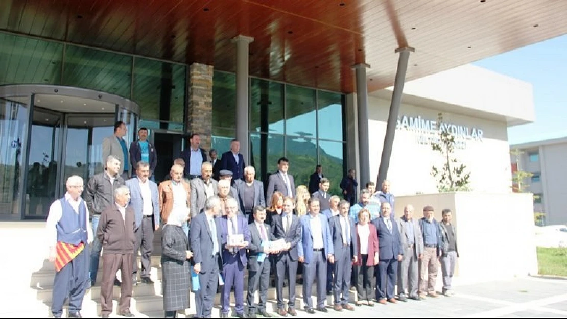 TBMM Bağcılık ve Üzüm Araştırma Komisyonu Üyeleri Arapgir'de Üreticiyle Buluştu
