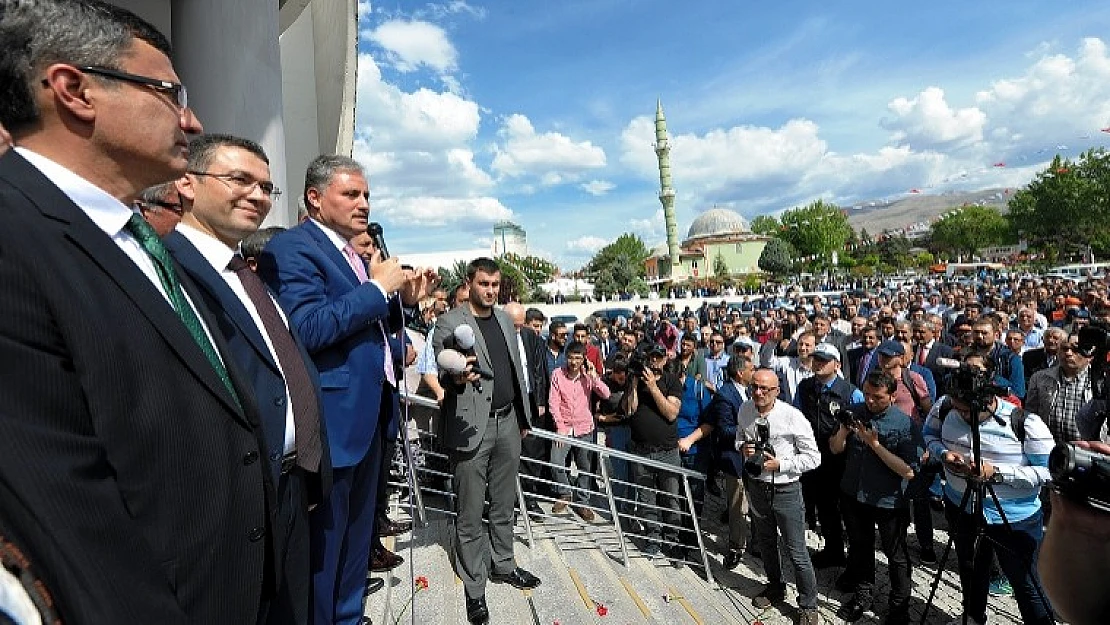 Malatya Büyükşehir Belediye Başkanı Ahmet Çakır İstifa Etti