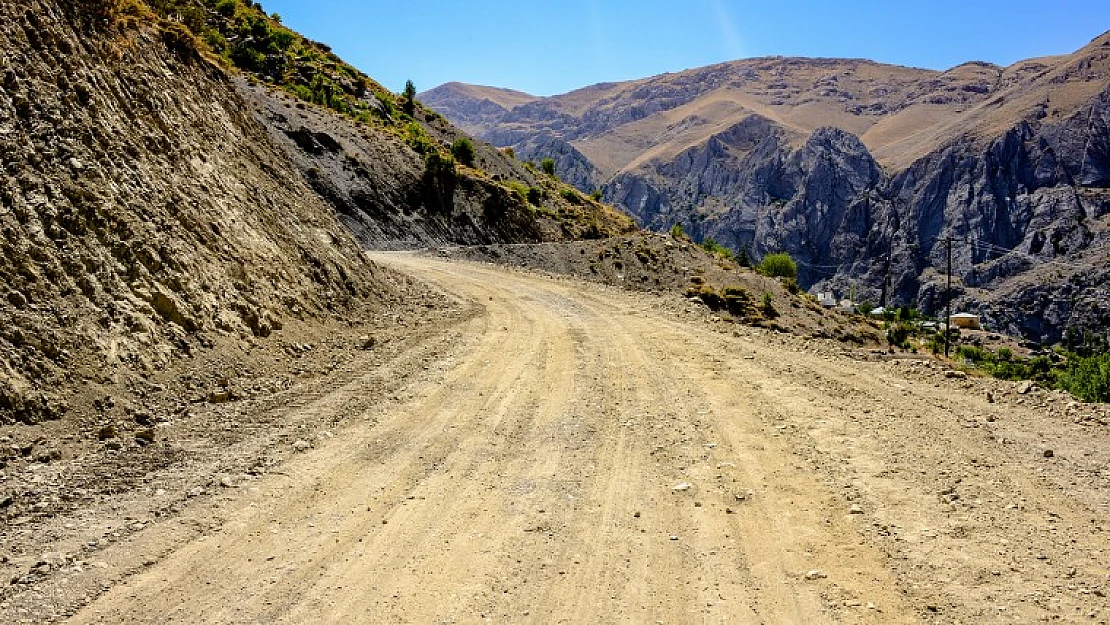 3 Metre Genişliğindeki Yol 10 Metreye Çıkarılıyor