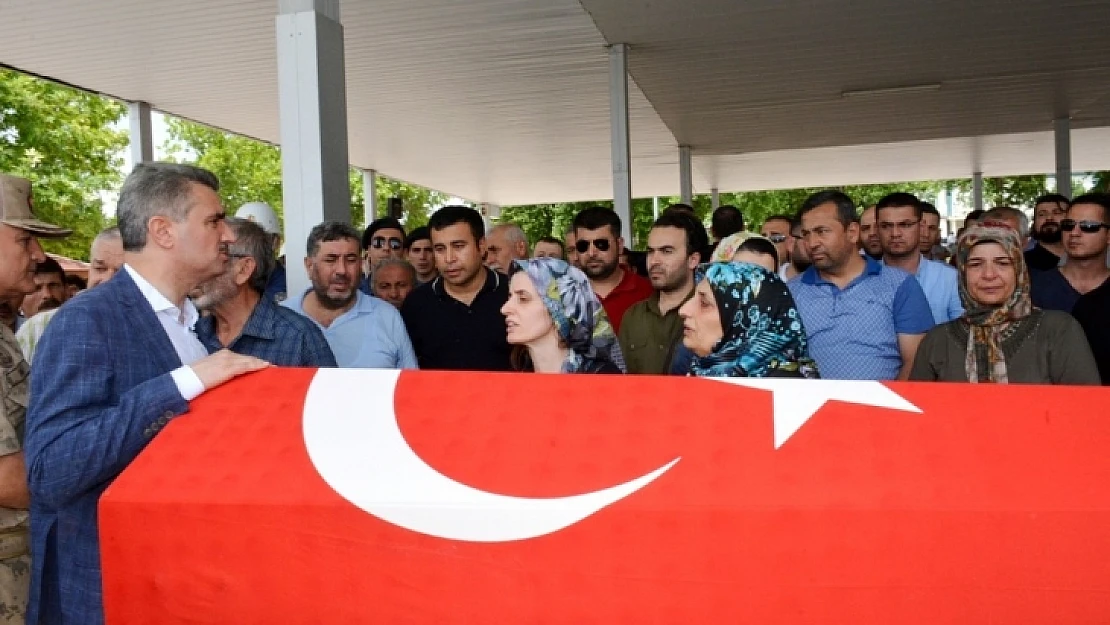 Hayatını Kaybeden Polis Memuru Bekir Aybar ve Annesi Defnedildi