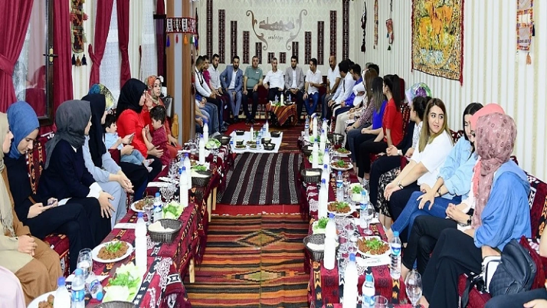 Çınar, Gençlerimizi Örnek Yatırımlarla Geleceğe Hazırlıyoruz