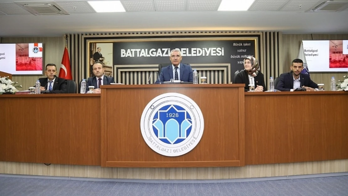 Güder, Yeni Projeler İle İlgili Meclise Bilgi Verdi