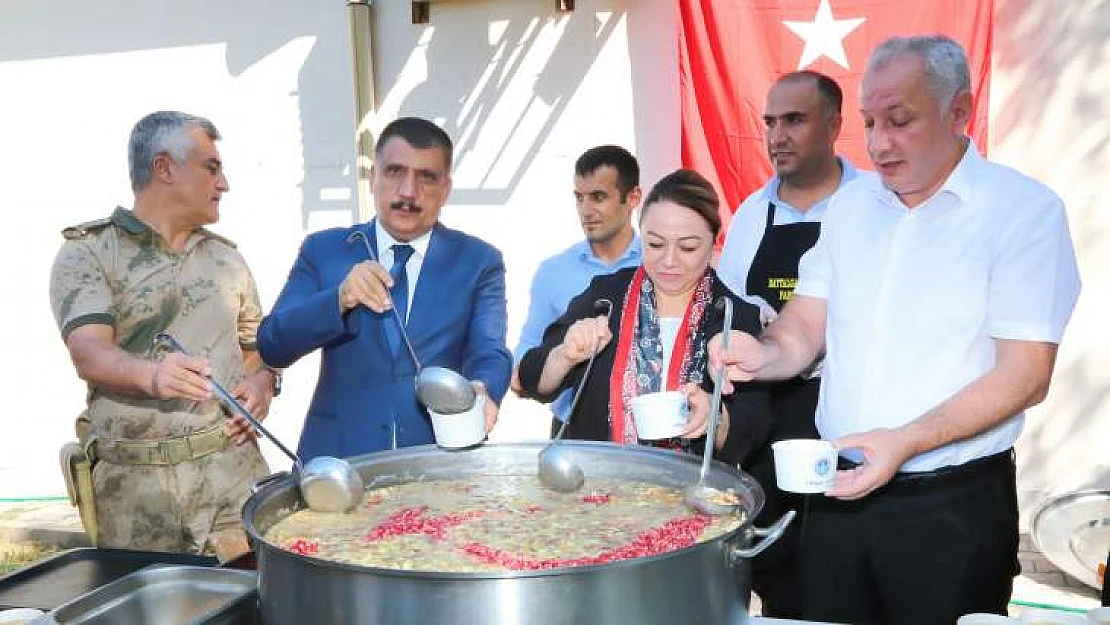 Battalgazi Belediyesi Ve Turgut Özal Üniversitesi Tarafından Aşure Etkinliği Yapıldı