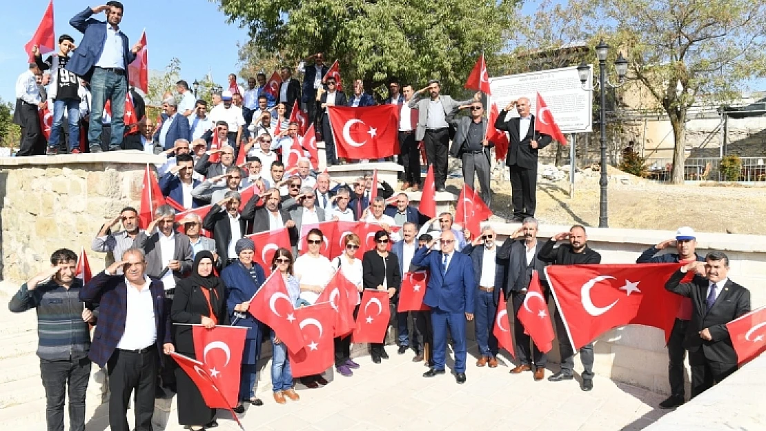 Muhtarlar Asker Selamı Verdi, Mehmetçik İçin Dua Etti