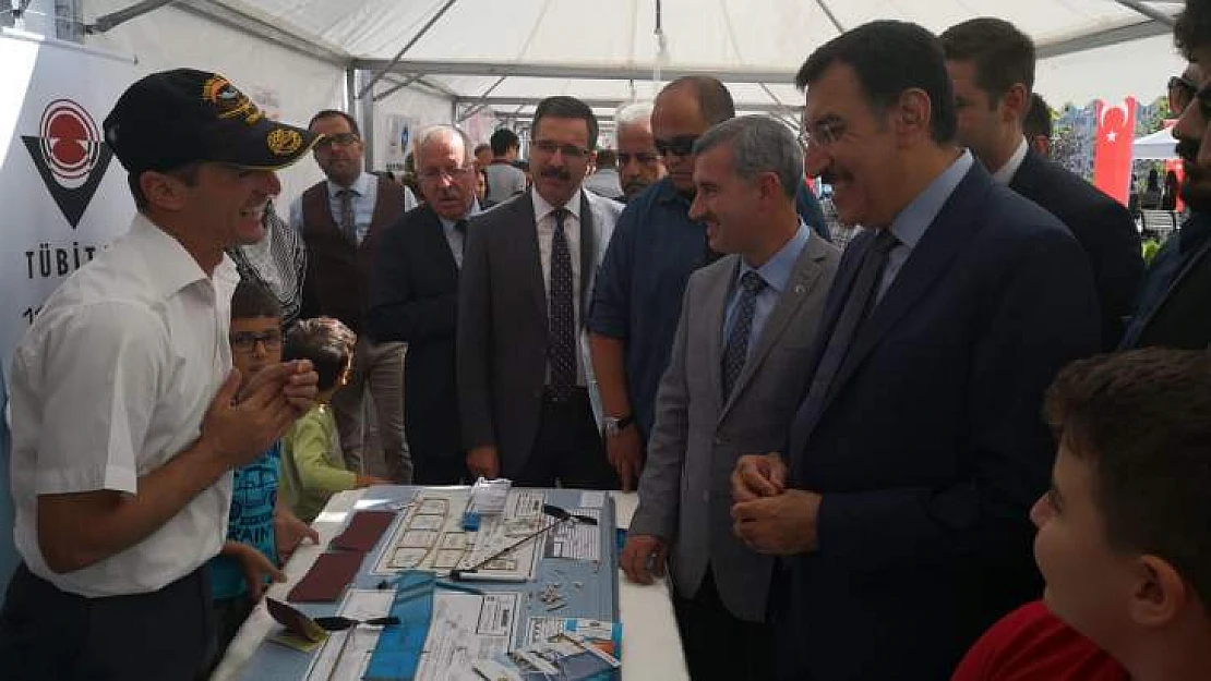 Tüfenkci, 4. Bilim Şenliği'ne Katıldı