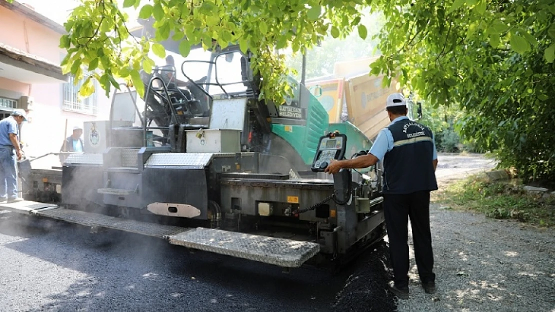 Battalgazi Belediyesi Sıcak Asfalt Çalışmaları Devam Ediyor