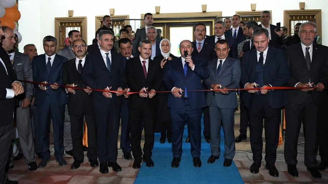 Bakan Varank, 'Değerli Bir Yatırımın Açılışını Yapmaktan Gurur Duyuyorum'