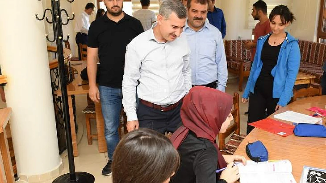 'Bilgili Toplumların Geleceği Daha Parlak Olur'