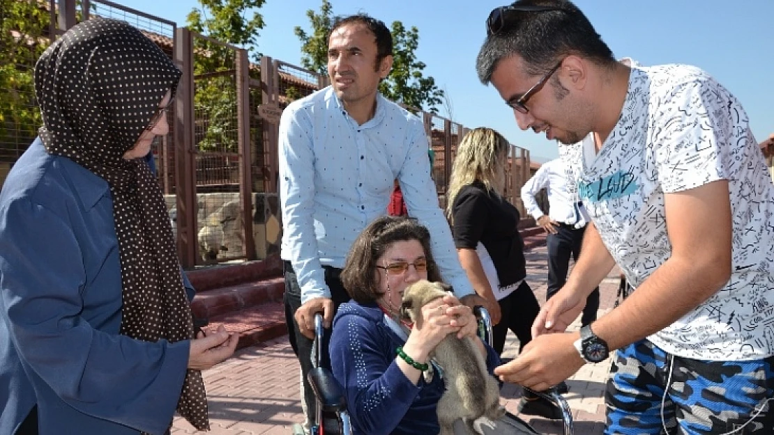 Özel Çocuklardan Anlamlı Ziyaret