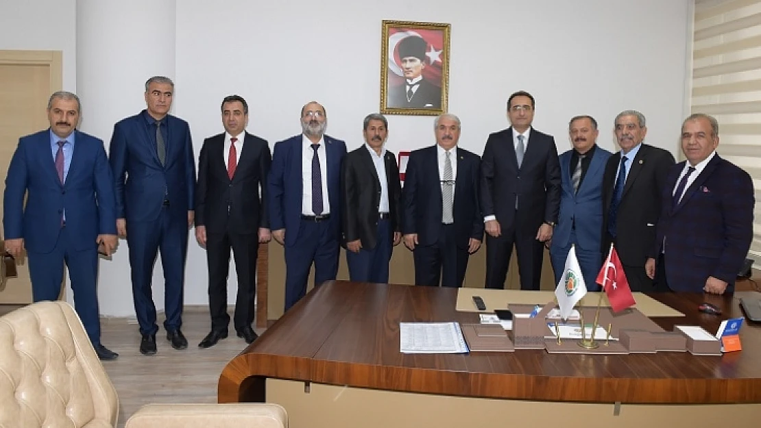 Pilten, Muhtarlarımız Köprü Vazifesi Görmektedir
