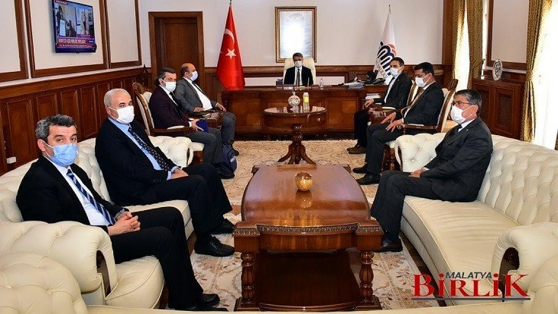 Kayısı Kurulu Üyeleri Vali Baruş'a Bilgilendirmelerde Bulundu