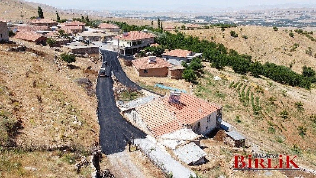 Kırsal Mahallede Ara Sokaklara Sıcak Asfalt Serimi Yapıldı