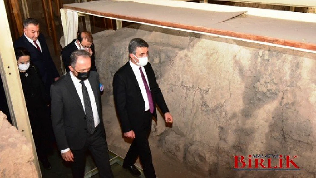 Kültür Bakanlığı Yetkilileri Arslantepe Höyüğünde İncelemelerde Bulundu