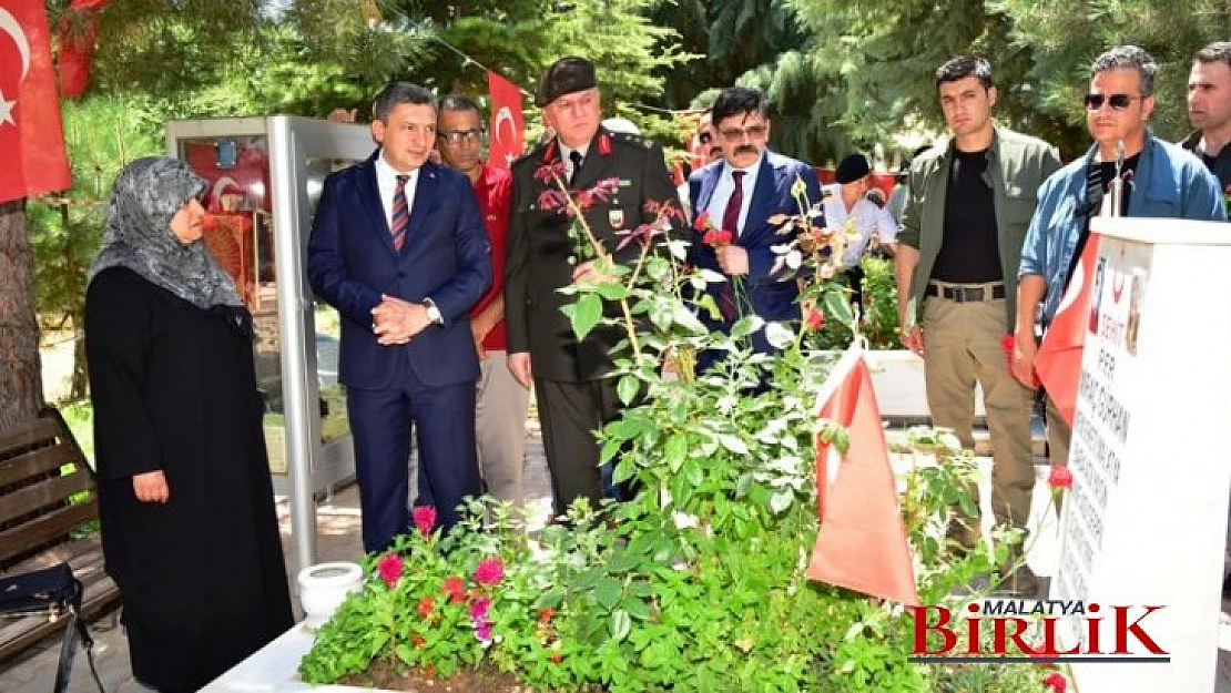 Kurban Bayramı Arifesinde Şehitlerimiz ve Şehit Aileleri Unutulmadı