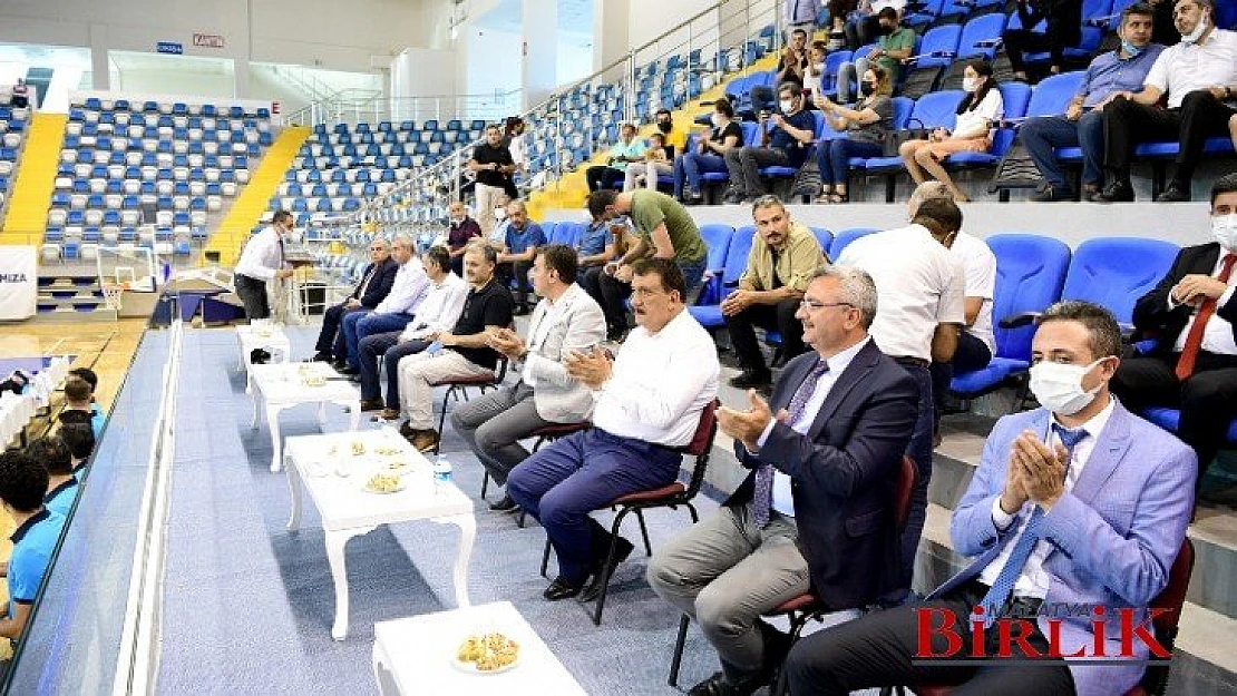 Kurumlar Arası Futbol ve Voleybol Turnuvası Başladı