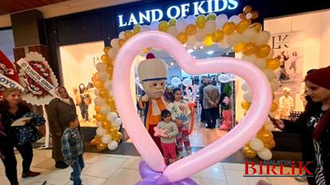 LAND OF KIDS Mağazası Büyük Bir Katılımla AVM'de Açıldı