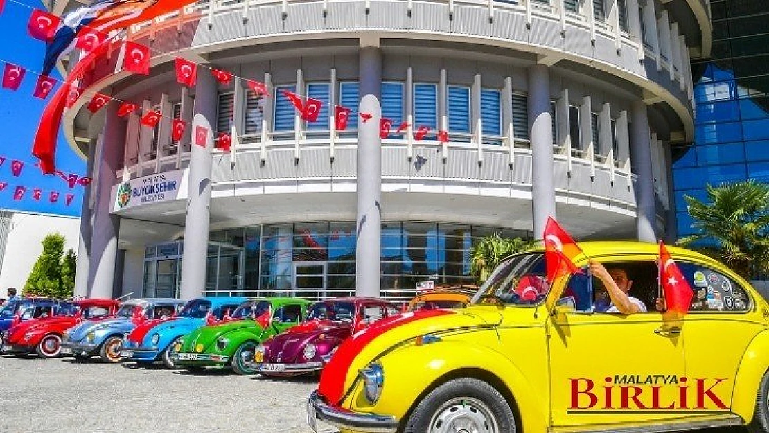 Malatya Büyükşehir Belediyesi Üstü Açık Otobüsle Sokakları Dolaştı