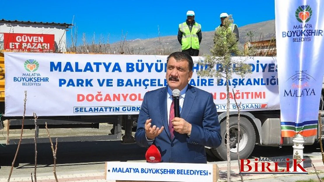 Malatya Büyükşehir Belediyesi Doğanyol'da Fidan Dağıtımı Yaptı