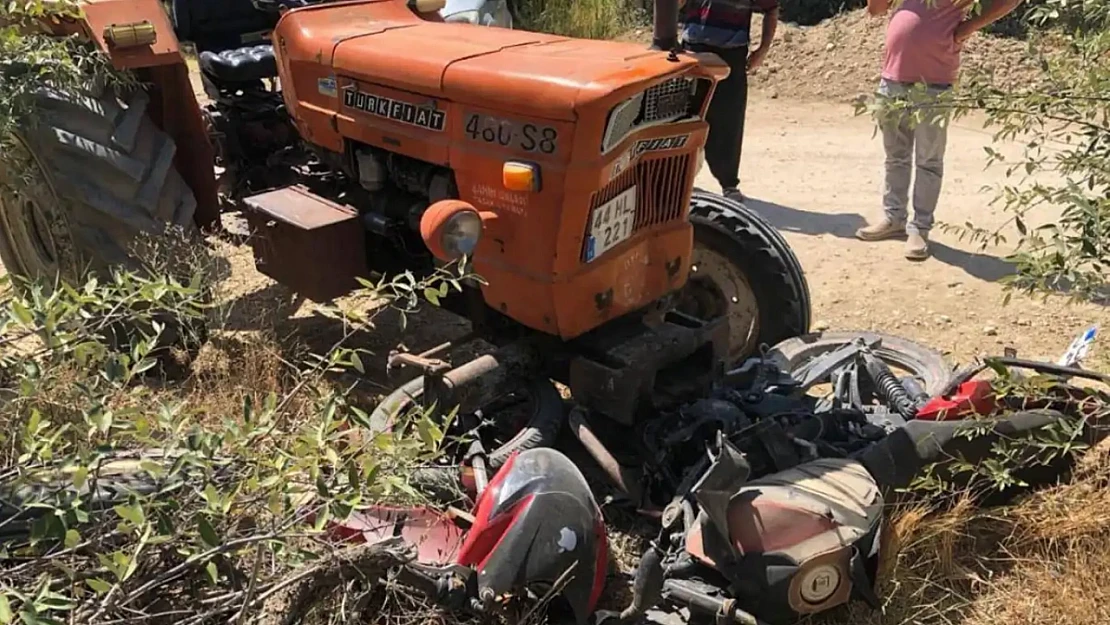 Malatya'da 2 Otomobil Çarpıştı: 2 Yaralı