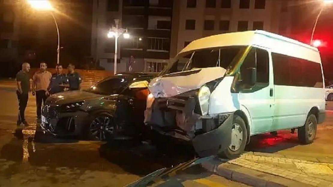 Malatya'da Yaşanan Trafik Kazasında 4 Kişi Yaralandı