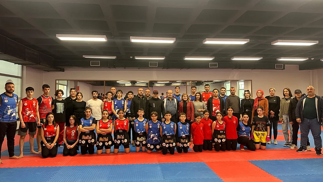 Muay Thai 10. Khan Sınavı Başarı ile Tamamlandı