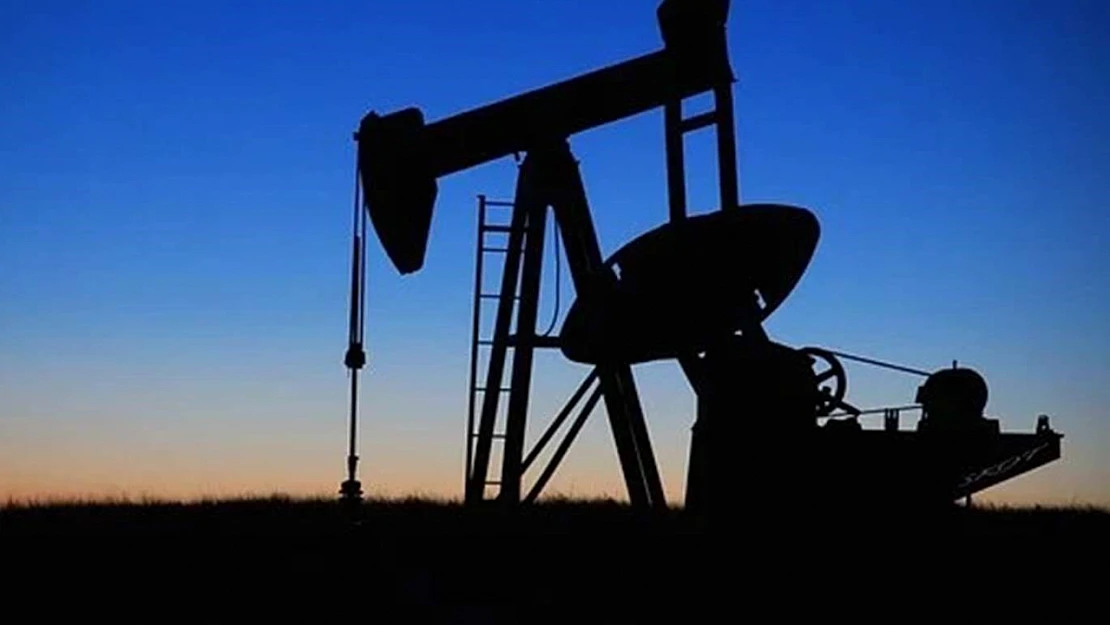 Petrol Piyasalarında Arz Fazlası Endişesi Fiyatları Aşağı Çekti
