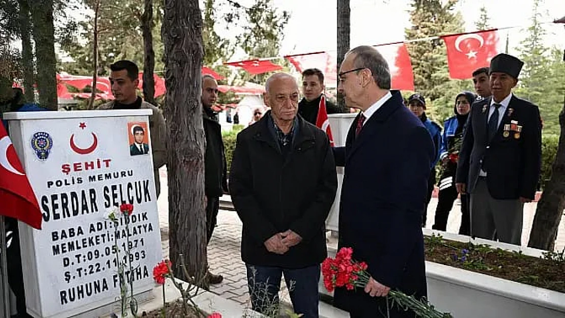 Şehitleri Anma Günü Çanakkale Deniz Zaferi'nin 110. Yılı ve Aziz Şehitlerimiz İlimizde Saygıyla Anıldı