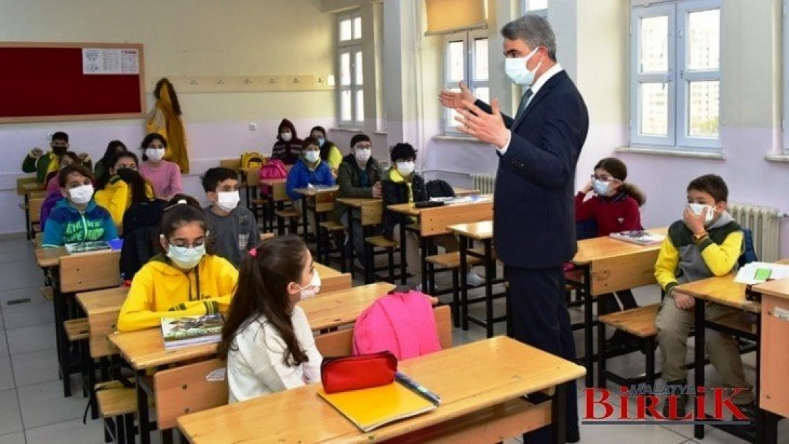 Vali Baruş, Okullarda Pandemi Tedbirleri Denetimi Yaptı