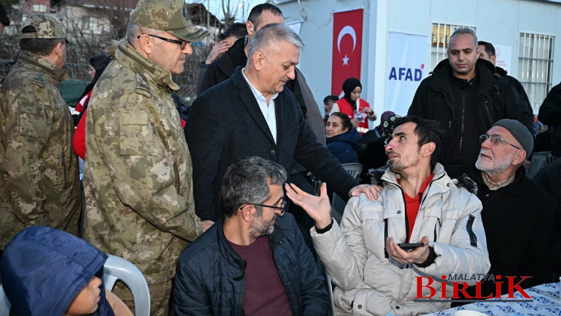 Vali Ersin Yazıcı Türkiye Kızılay Derneği Malatya İl Başkanlığı Tarafından Düzenlenen Geleneksel İftar Programına Katıldı