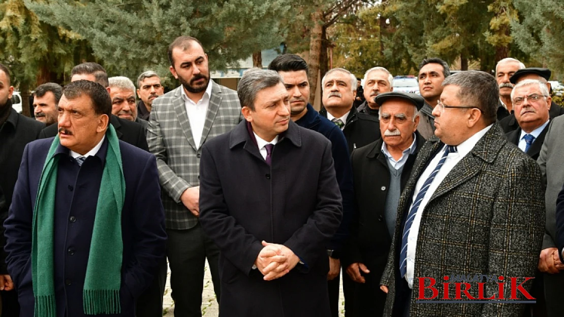 Vali Hulusi Şahin Zeynel Abidin Türbesi Kültür Vakfını Ziyaret Etti.
