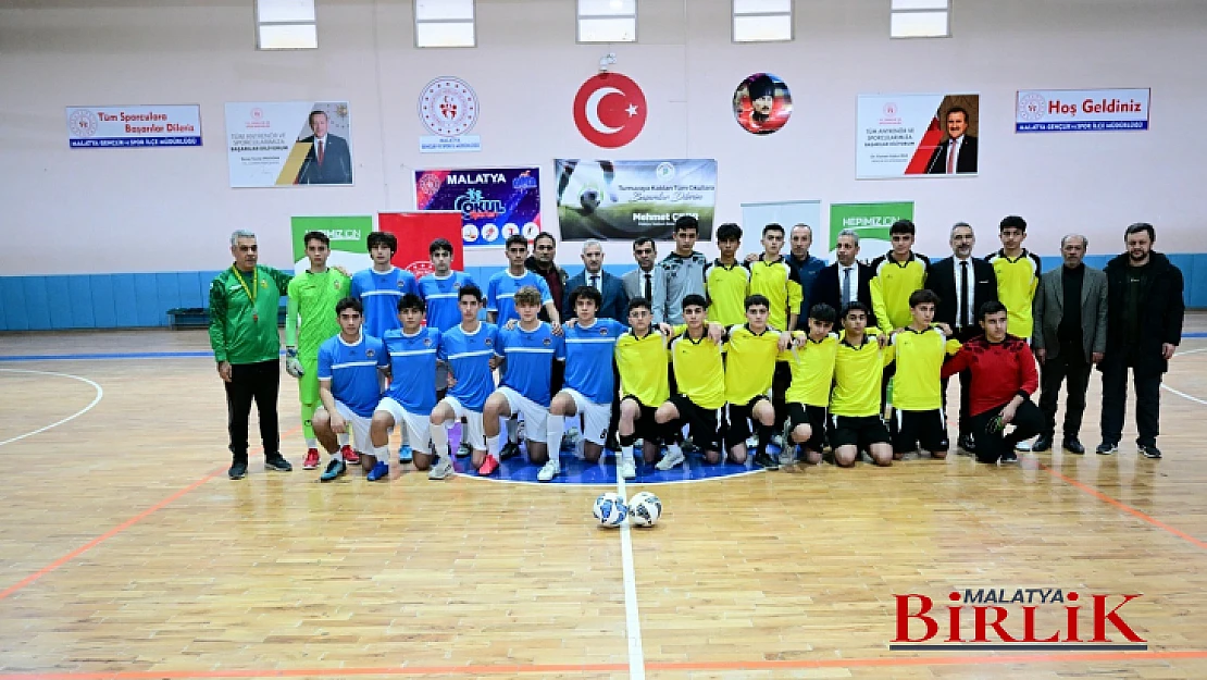 Yeşilyurt Belediyesi'nin Ev Sahipliği Yaptığı '100.Yıl Futsal Turnuvası' Başladı