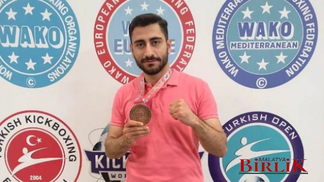 Yeşilyurt Belediyespor Kulübü Kick-Boks Sporcusu Yakup Yiğit, Dünya Üçüncüsü Oldu