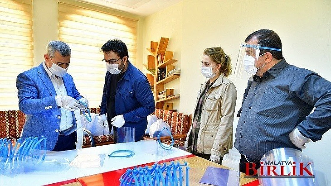 Yeşilyurt Kent Konseyi, Siperli Maske Üretimi Yapıyor